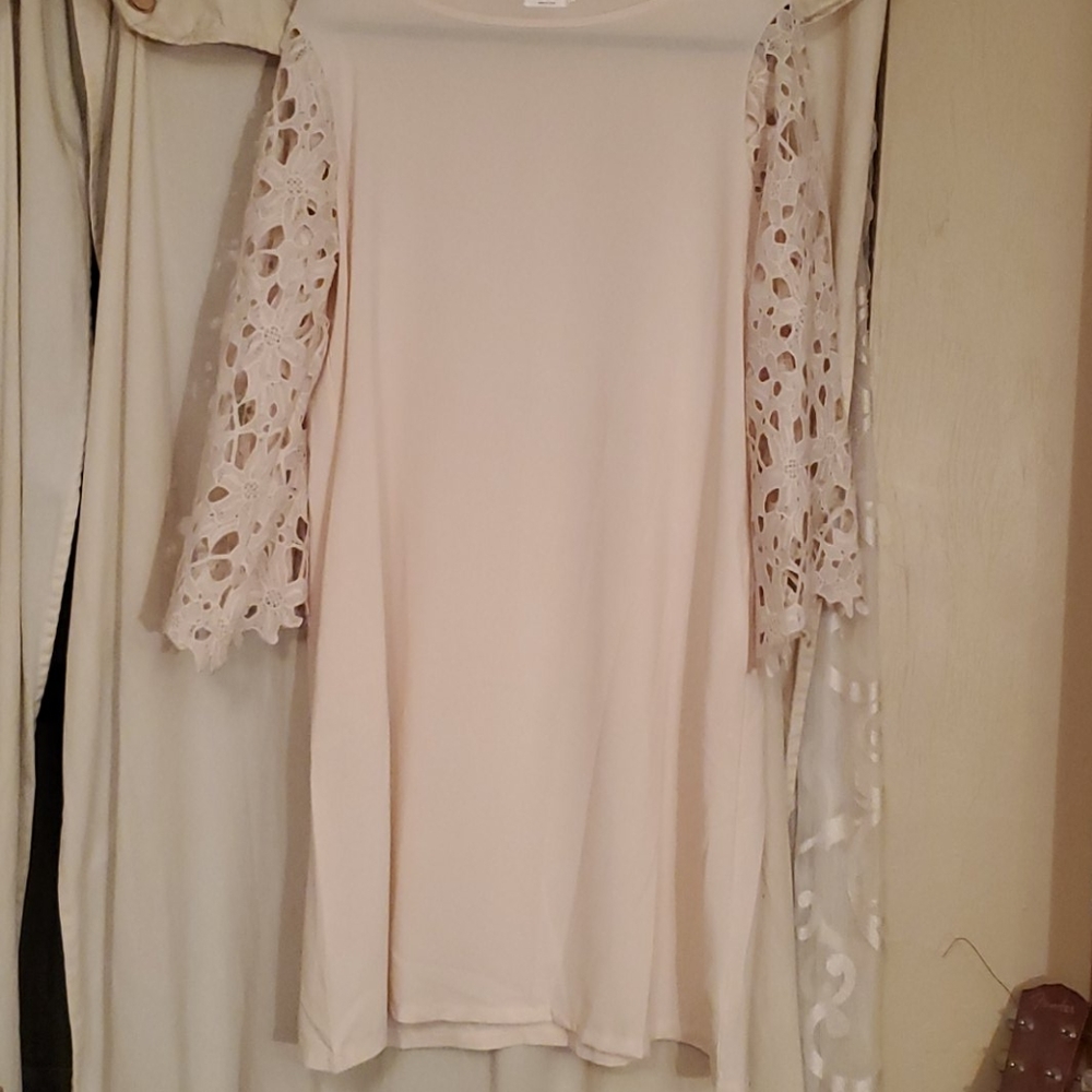 Miseton Lace Arm Dress